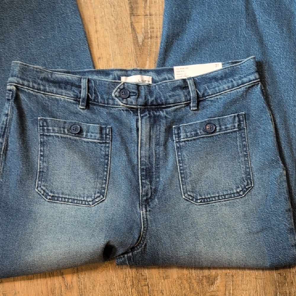 LOFT Petite 12 Wide Leg Jeans - Picture 3 of 9
